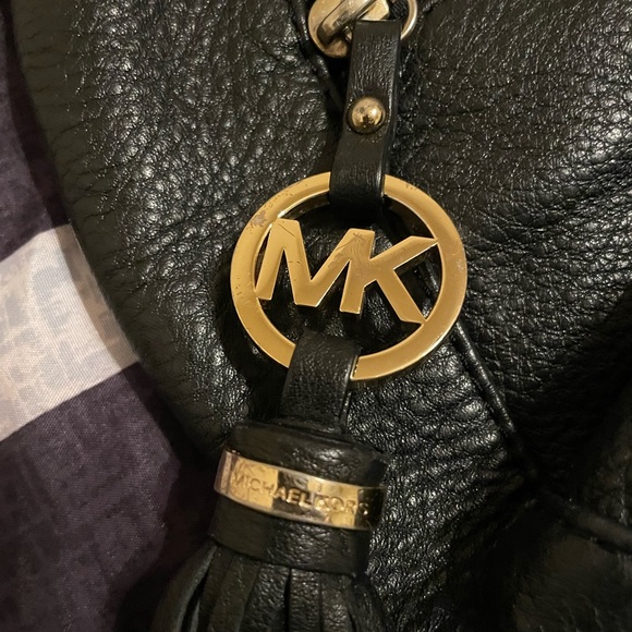 Black leather Michael Kors purse - Picture 2 of 6